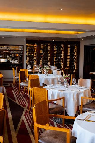 Le Pont de la Tour by null