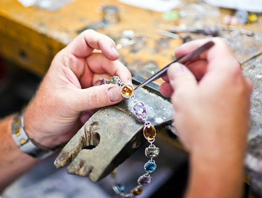 Dong Jewelry & Watch Repair - Thumbnail