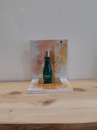 Photo n°15 de AU SALON centre commercial carrefour market entree rue roger vaillant 01500 amberieu en bugey à Ambérieu-en-Bugey (Salon de coiffure)