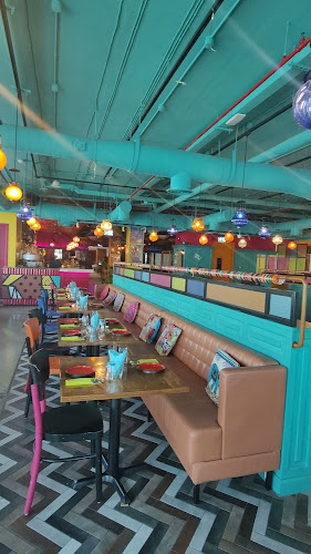 Republic Adda Bar & Lounge - Restaurant