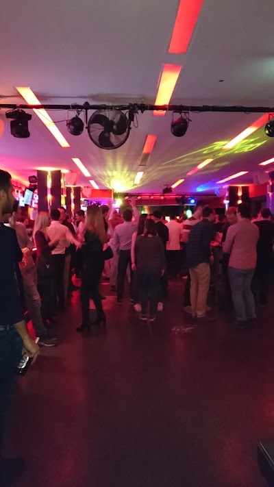 bar