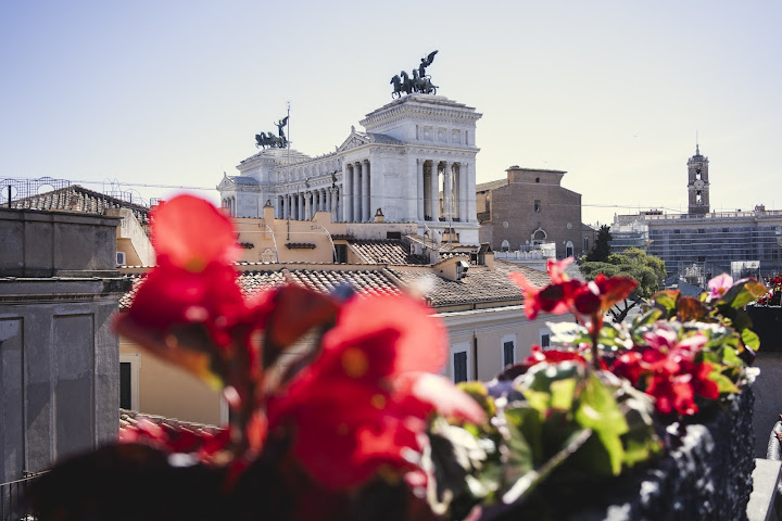 Otivm Roof Bar by null