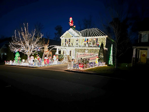 Bottoms family Christmas lights - Thumbnail