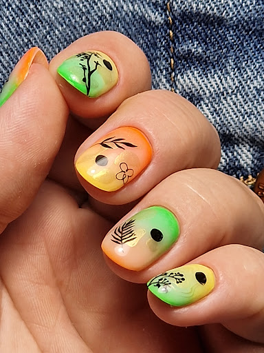 On Nails - Visual