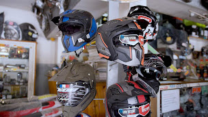 Photo n°3 de Scoot Shop Team à Saint-Paul (Magasin de pneus)