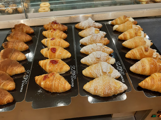Forn de Pa i Pastisseria La Cirera - Thumbnail