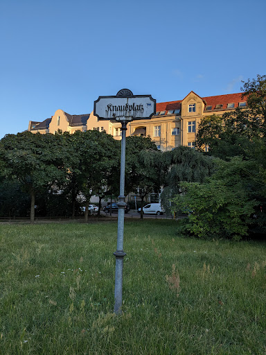 Knausplatz - Visual