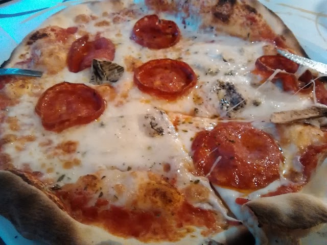 Osteria Pizzeria Le Tre Botti Di Vezzoni Vilma - Dalle Luche Stefano - F.