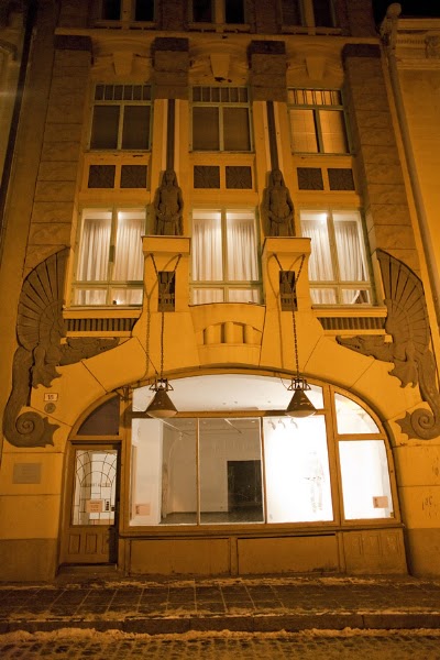 Photos of Draakoni Gallery