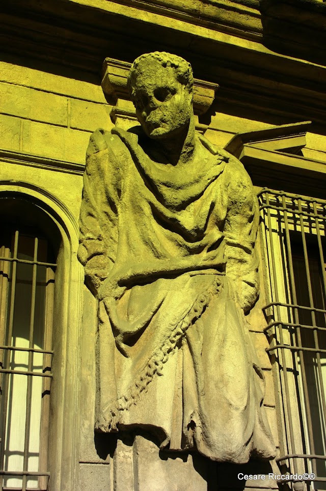 Casa degli Omenoni