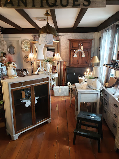 VILLAGE CONSIGNMENT - Visual