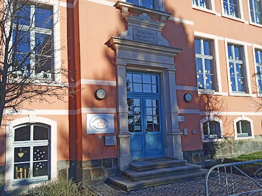 Schulgebäude - Visual