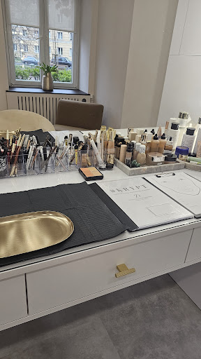 Dominika Zasadzińska makeup and more