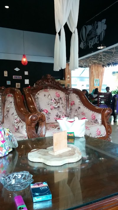 Photos of Dira Collection Ambulu