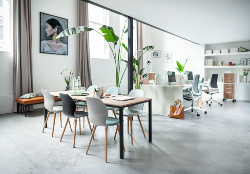 About Office by Höll - Visual