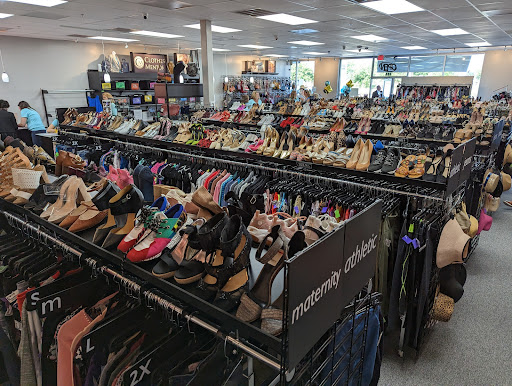 Clothes Mentor Katy - Visual