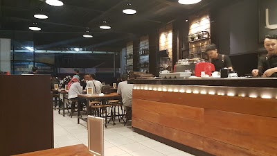 Photos of Warunk Upnormal Kopo
