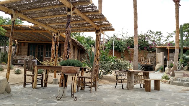 Los Adobes De Todos Santos