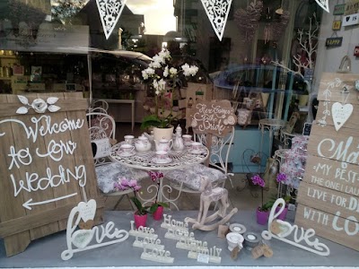 Photos of Mayflower Vintage Floral Design