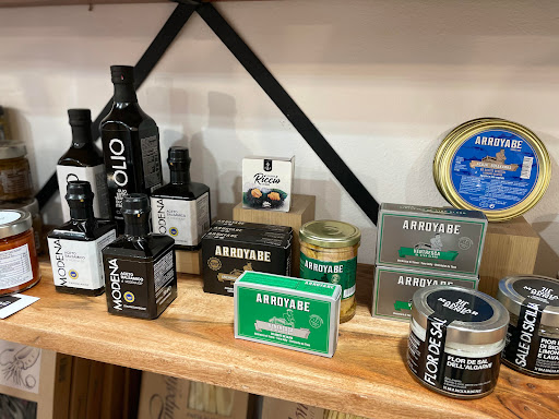 Gustami Shop Gallery - Italy