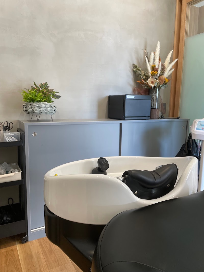 eyelash salon 楽髪（ラッパ）