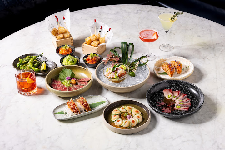 THE LOBBY LOUNGE & RAWBAR by null