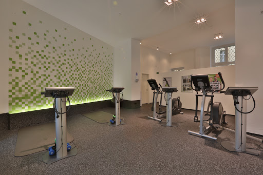EMS gym fitbox Berlin JFK Square - Thumbnail