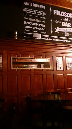 Opiniones de Bar The Clinic Punta Arenas en Punta Arenas - Pub