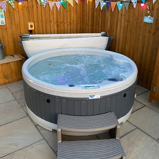 Garden Leisure Hot Tub Hire - Thumbnail
