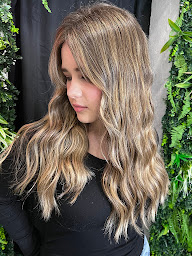 Photo n°11 de Studio S à Villenave-d'Ornon (Salon de coiffure)