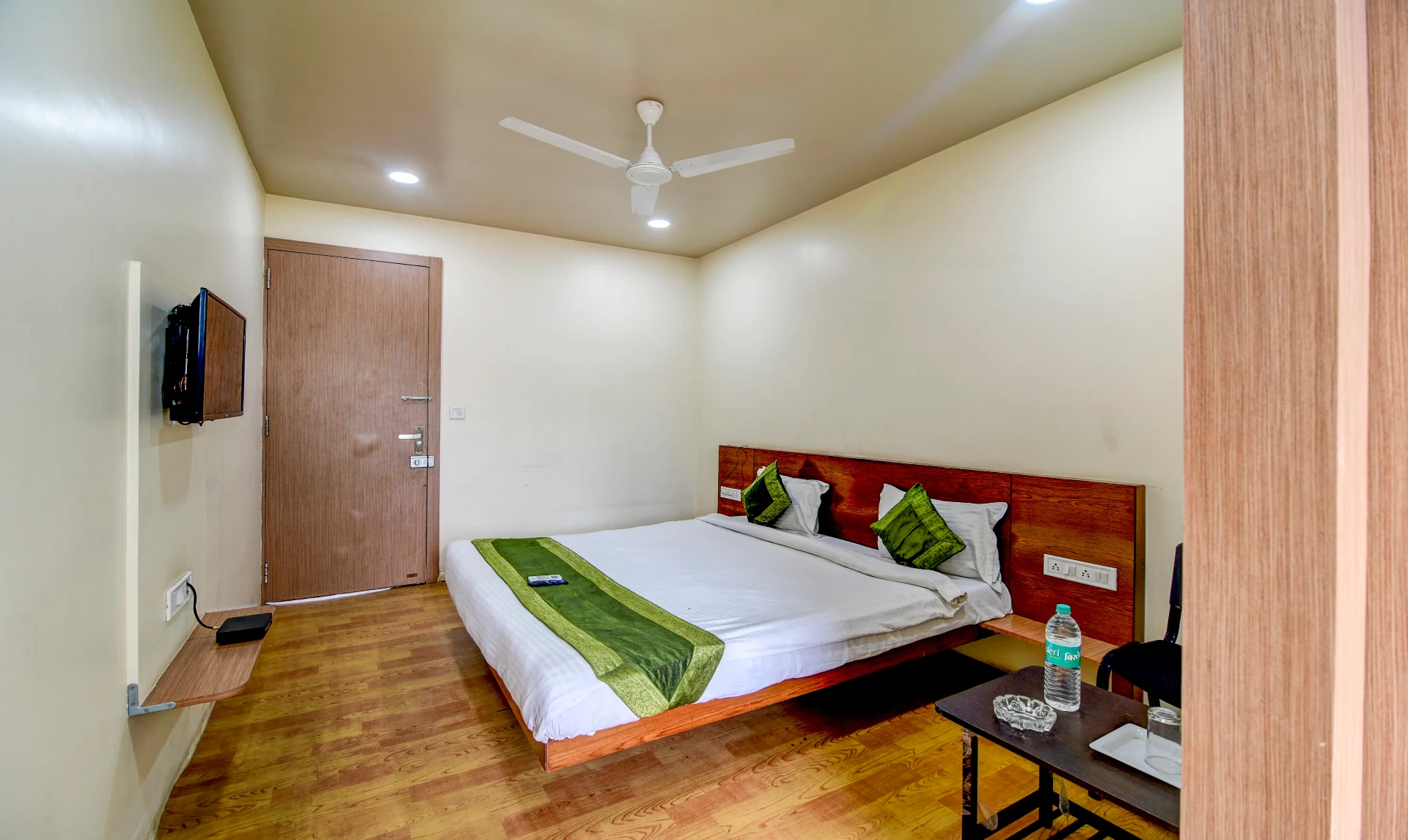 Riddhi Siddhi Hotel - Hotel in Siyaganj