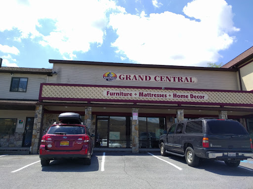 Grand Central At the Lake