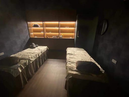 Blossom Wellness Spa (Authentic Body Massage & Hot Oil Aromatherpy Massage) - Thumbnail