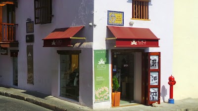 Photos of Elia Jewelry