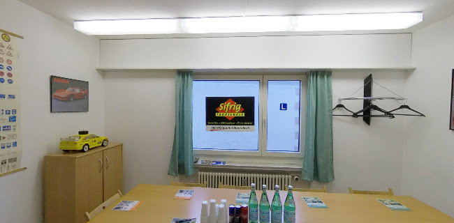 Kommentare und Rezensionen über Fahrschule Sifrig