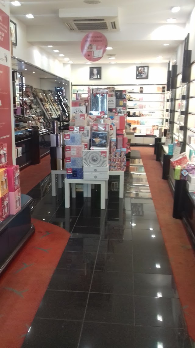 Adopt Parfums