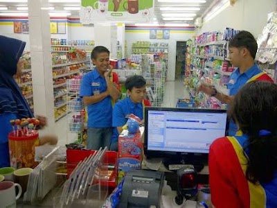Photos of Indomaret Simpang Empat