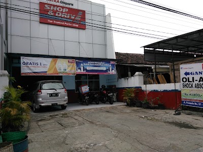 Photos of shop drive