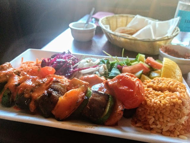 LEFKE Restaurant & Bar