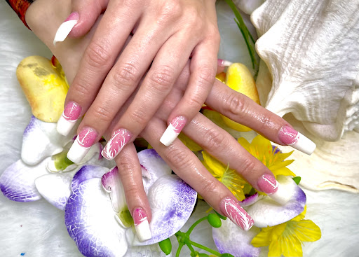 Secrets Nails & Spa - Thumbnail
