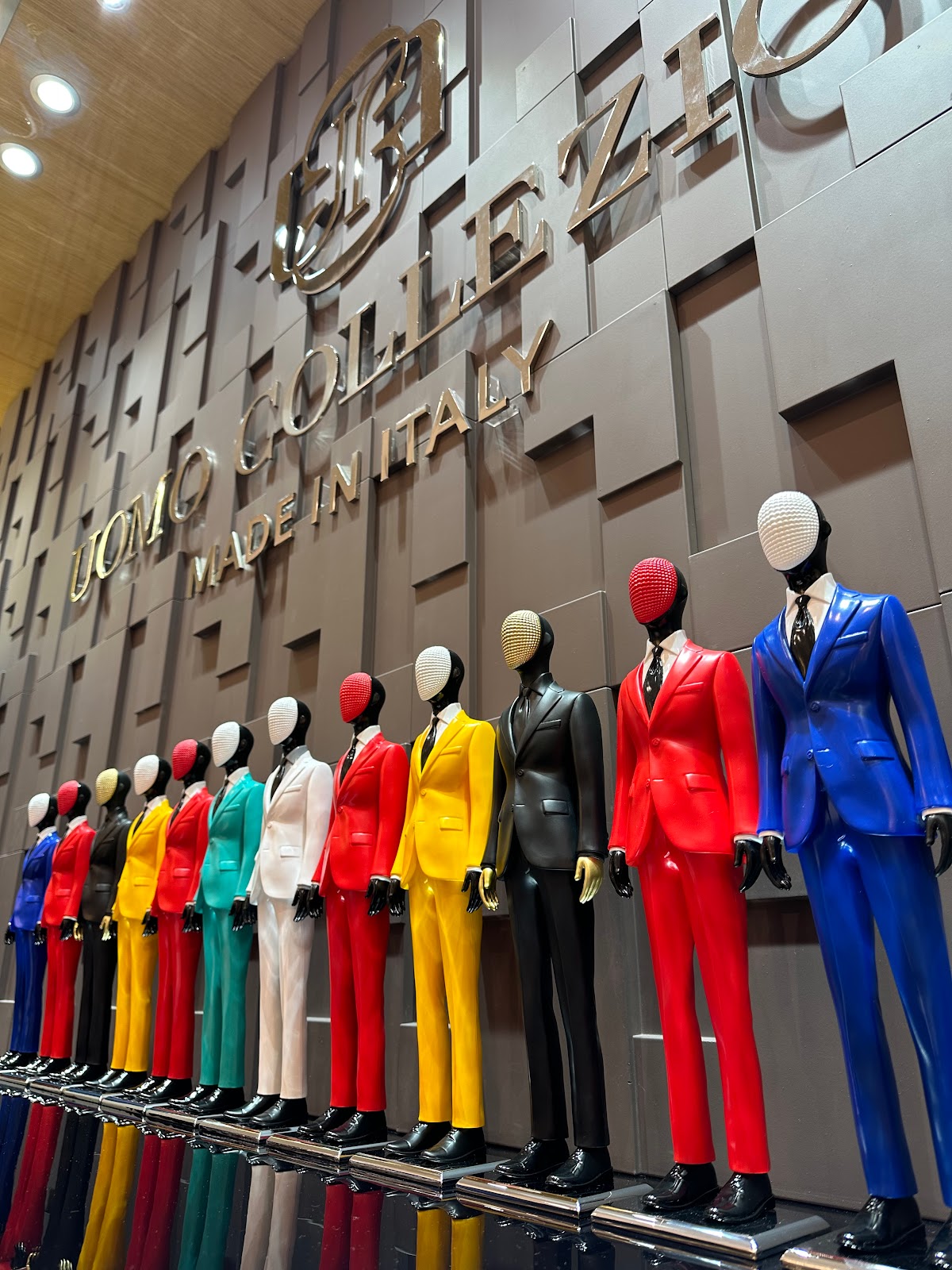 UOMO COLLEZIONI - صورة 2