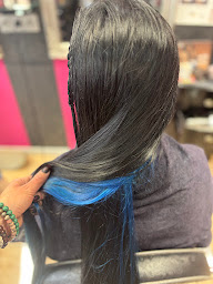 Photo n°14 de MAD Style Expert Blondeur Couleur flashy et Evénementielle à Lugrin (Salon de coiffure)