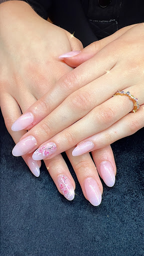 GelNails & Wellness Studio
