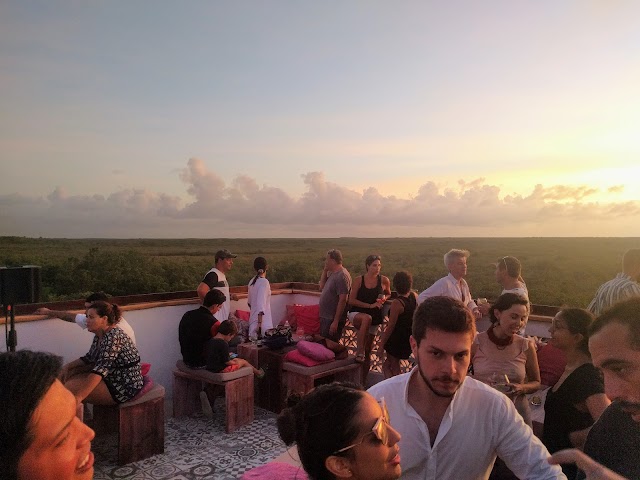 Ciel Rose Sunset Bar
