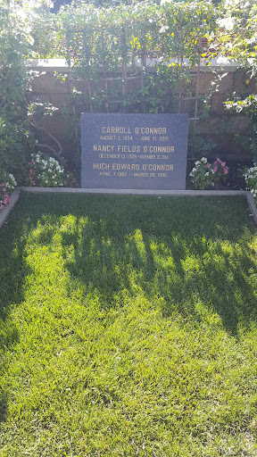 Grave of Carroll O'Connor - Thumbnail