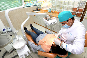 Clinica Dental Alvarez Cano 0