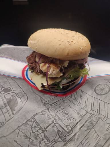 Joss burger Bucey les gy