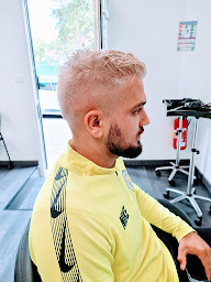 Photo n°30 de Salon signature by Brenda à Auterive (Salon de coiffure)