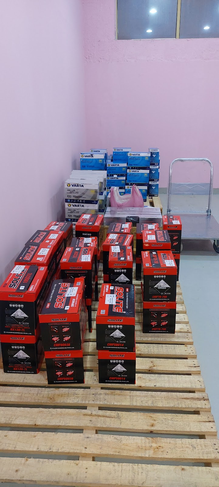 Hi Battery- Car Battery Replacement and Oil Change Dubai - صورة 2