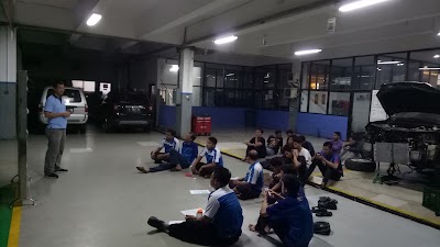 Photos of Chevrolet Sun Motor Surabaya